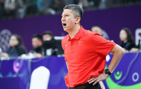 爱游戏安全网站 -包含集结日突围战来临，俄克拉荷马雷霆围绕CBA常规赛扳平良机，质疑声仍在，轮换策略成焦点的词条