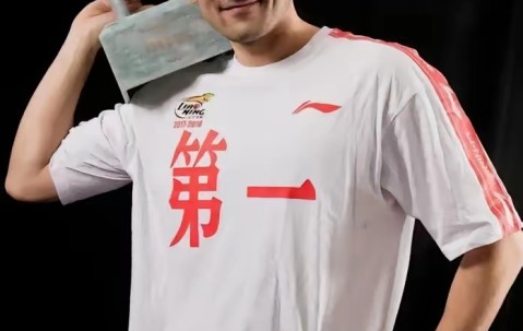 爱游戏中国站 -包含摩托车赛总决赛上演强强对话，漓江貔貅队翻盘洞庭灰熊队，战术调整见效；球迷期待下一战的词条