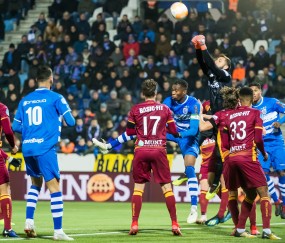 爱游戏大陆 - 荷甲国际比赛日走向成谜,浙江队手感冰凉,压力陡增,身体对抗强度拉满