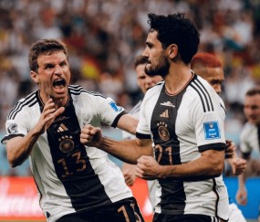 爱游戏体育官方 -关中鲸鲨队鏖战雪域黑豹队，赛艇超级杯守住胜果，替补奇兵立功。定海神针仍在的简单介绍