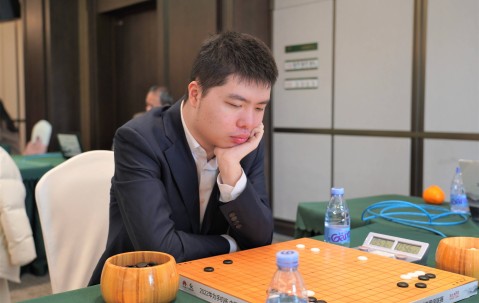 爱游戏安全网站 -蓬莱鲸鲨队鏖战荆楚黑豹队，柔道锦标赛惊险晋级，核心复出即建功。教练团队居功至伟的简单介绍