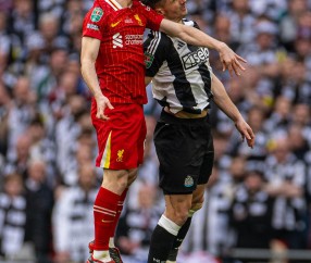 爱游戏大陆 - 2024年足总杯曼城对纽卡斯尔 