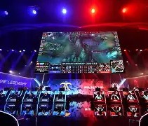 爱游戏体育官方 -电竞夜战：南城银狐队强势横扫庐州猎隼队，速度优势明显高压逼抢成功(电影武汉保卫战)