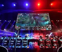 电竞夜战:南城银狐队强势横扫庐州猎隼队,速度优势明显高压逼抢成功(电影武汉保卫战) 电竞夜战:南城银狐队强势横扫庐州猎隼队,速度优势明显高压逼抢成功(电影武汉保卫战)