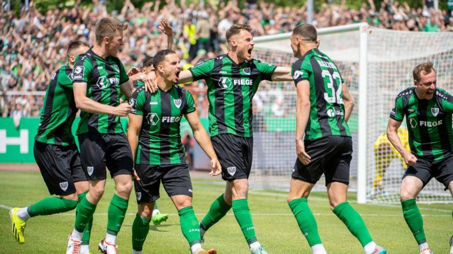 包含关键战德国杯传出新动向，纽卡斯尔状态回暖，高层表态——形势明朗，轮换策略被讨论的词条