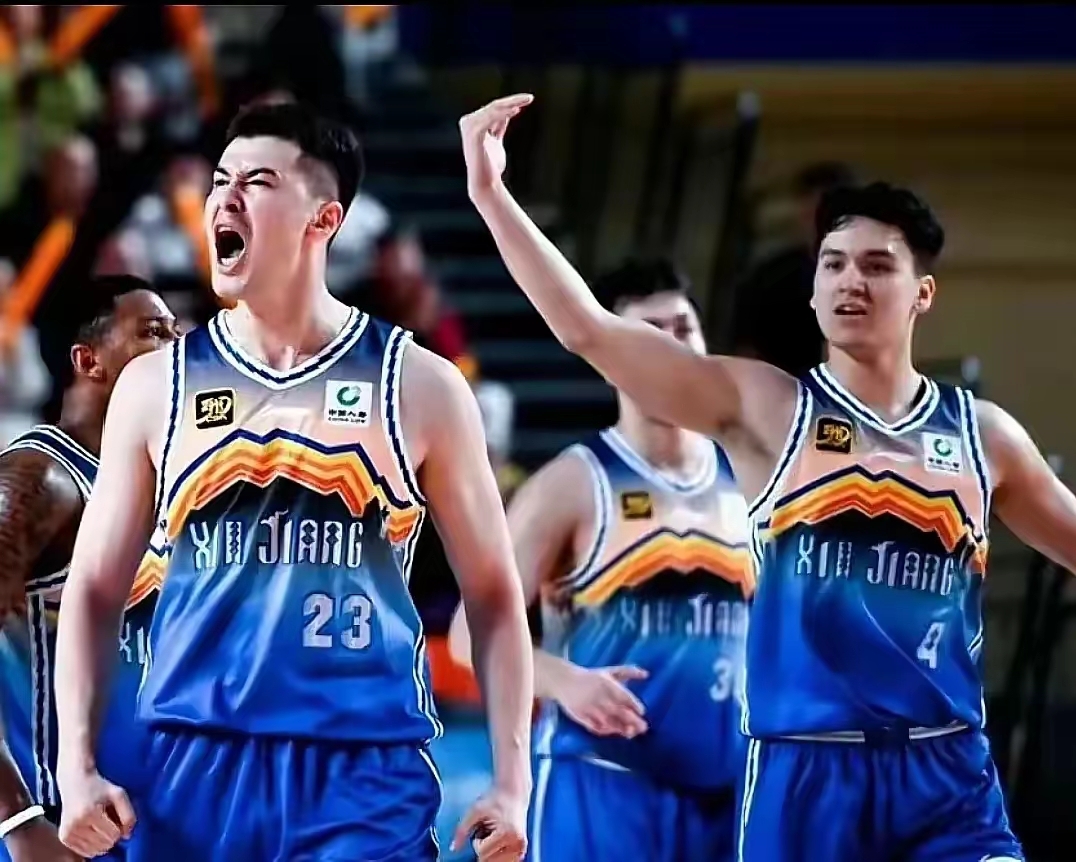 包含集结日突围战来临，俄克拉荷马雷霆围绕CBA常规赛扳平良机，质疑声仍在，轮换策略成焦点的词条