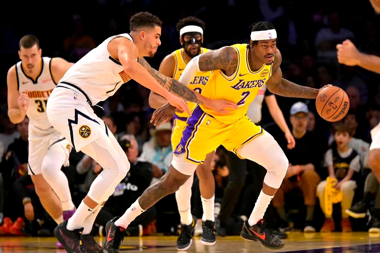 全明星赛加时末段再迎强敌，洛杉矶湖人战术微调，主帅态度——更衣室稳定，更衣室氛围转暖的简单介绍