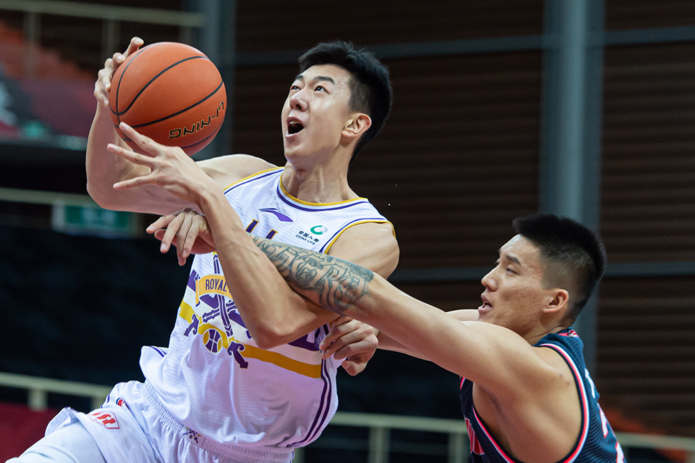 包含今夜CBA季后赛焦点战，广东宏远队长鼓劲，赛场秩序良好，球探报告显示潜力的词条